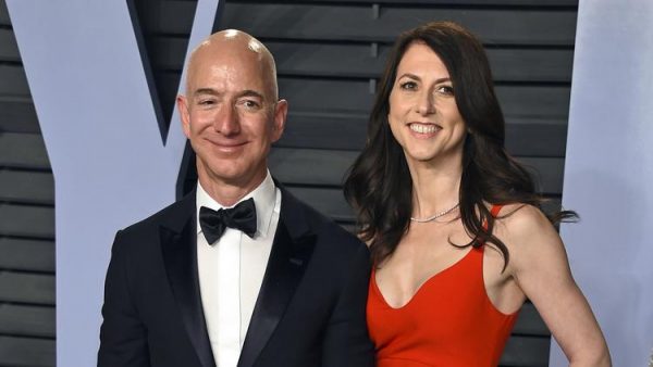 Image of Jeff Bezos and wife